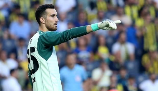 İlk maçında Demirel'i geçti