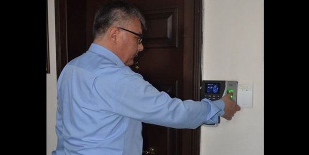 İlk matbaada basılan esere yalnızca o dokunabiliyor!