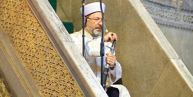 İlk namaz Bizans sevdalısı kemalistlerin kimyalarını bozdu... Erbaş'a yönelik iftira kampanyası!