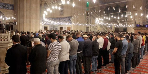 İlk teravih namazı ne zaman kılınacak? İlk teravih namazı saat kaçta?