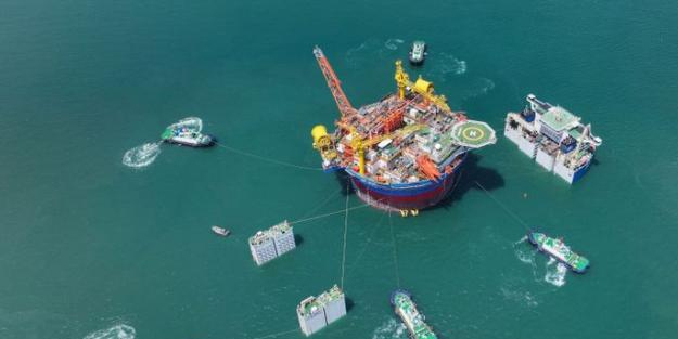 İlk yüzen petrol ve gaz fabrikası: Yola çıktı! Tarihin en başarılı projesi