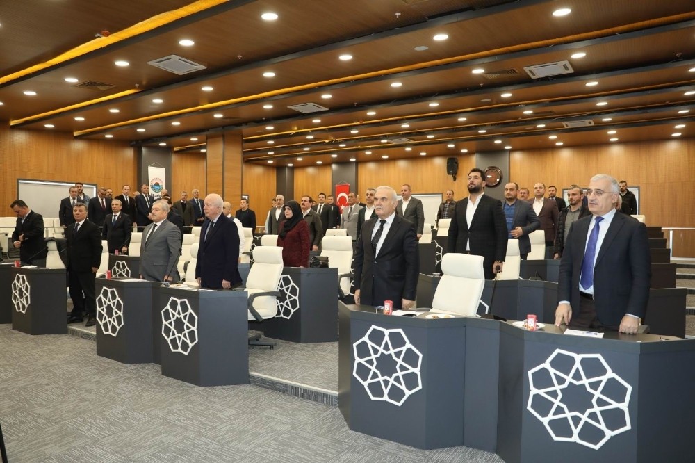 İlkadım Belediye Meclisi’nde İdlib şehitleri unutulmadı 