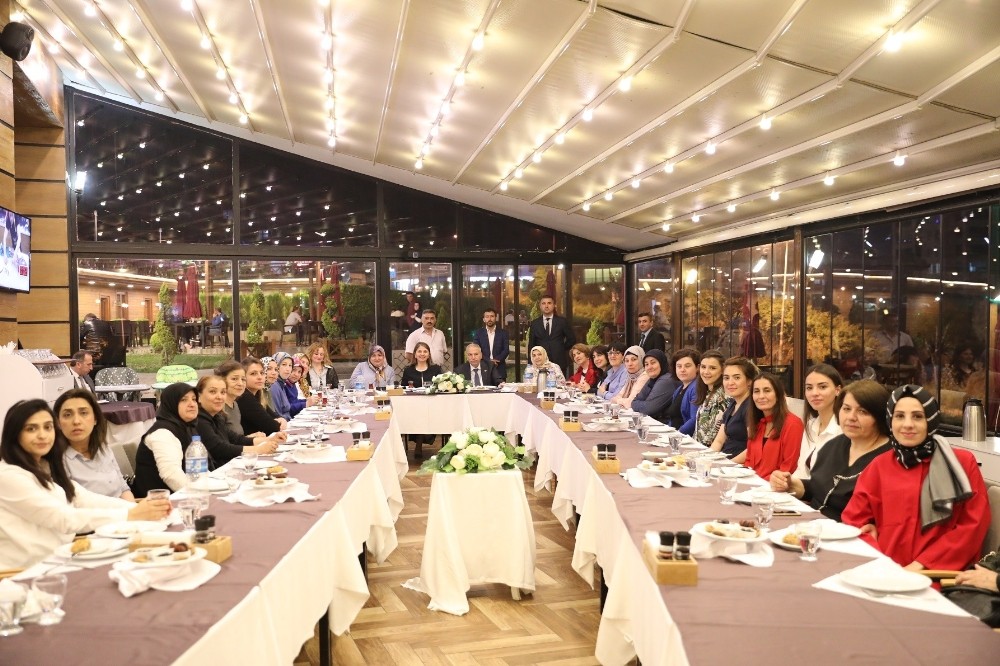 İlkadım gönüllüleri bir araya geldi 
