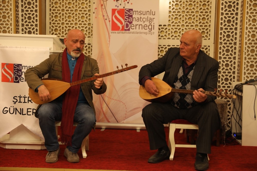 İlkadım’da şiir gecesinde aşıklar atıştı 