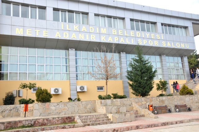 İlkadım’dan kapalı spor salonlarına revize 