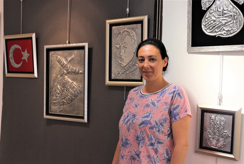 “İlkbahar Esintisi” karma sergisi Marmaris’te açıldı 