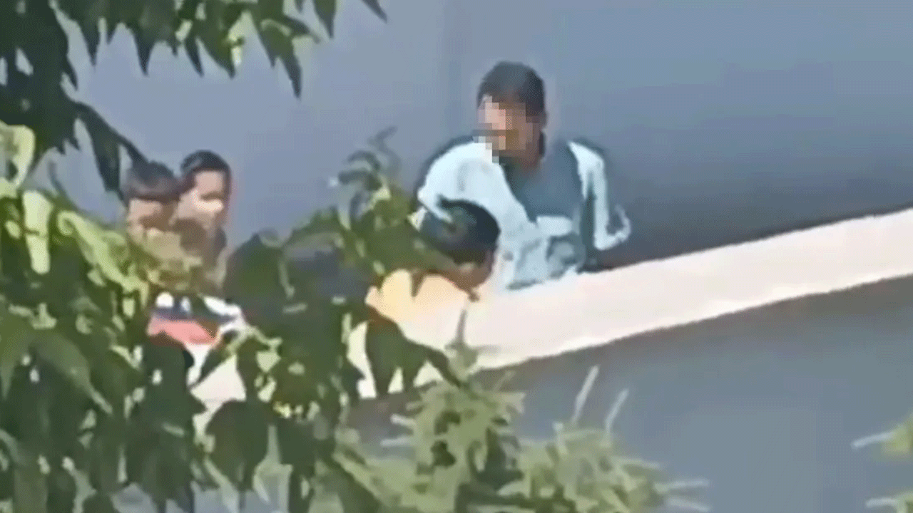 İlkokul bahçesinde müdür yardımcısından öğrenciye tokat!