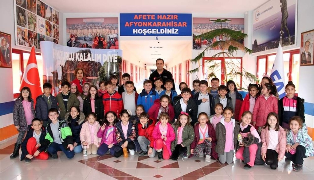 İlkokul öğrencileri afetler hakkında bilgilendirildi 