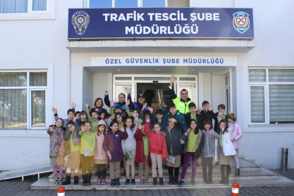 İlkokul öğrencilerinden Sakarya Emniyet Müdürlüğüne ziyaret 