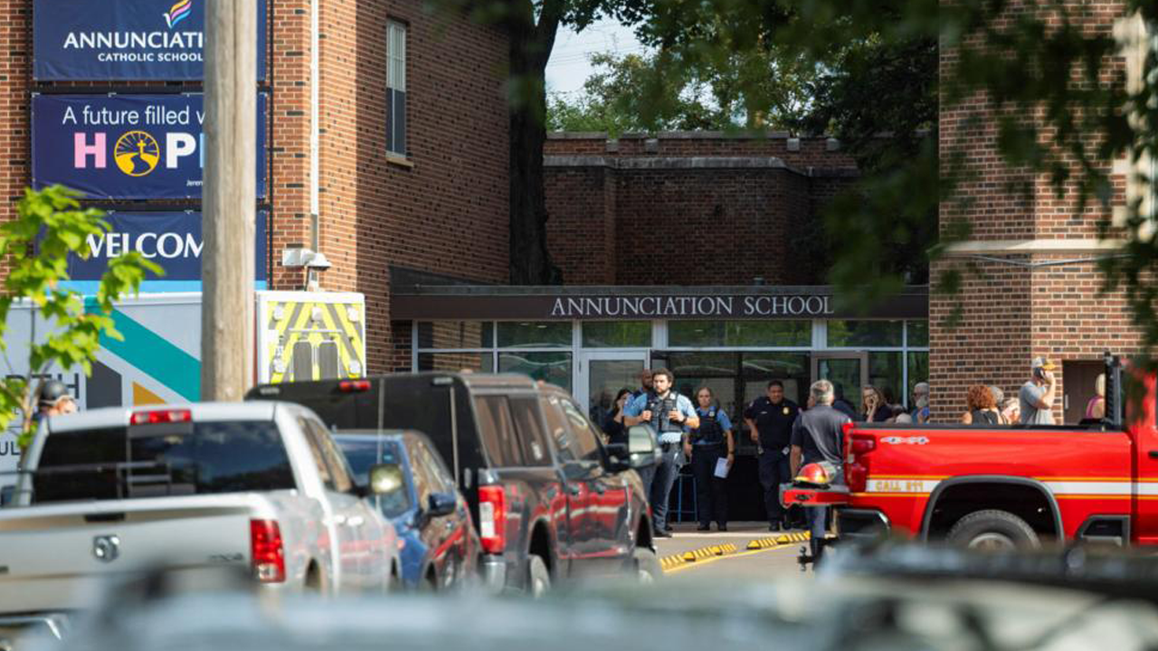 İlkokula silahlı saldırı: 3 ölü, 20 yaralı