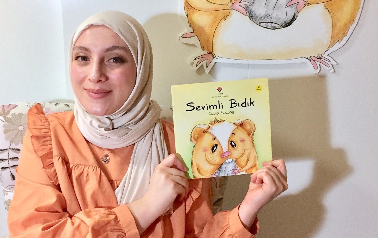 İllüstratör Rabia Alabay’ın ‘Kişisel İllüstrasyon’ sergisi sanatseverle buluşuyor