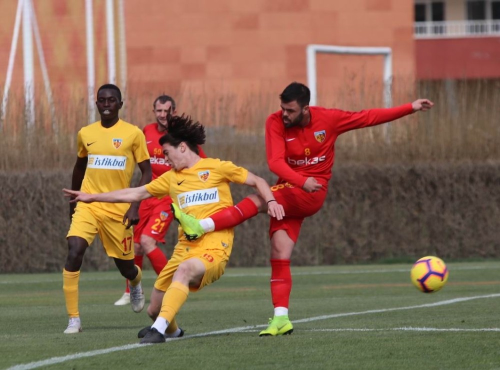 İM. Kayserispor, U21 Takımı ile yaptığı hazırlık maçını 5-2 kazandı 