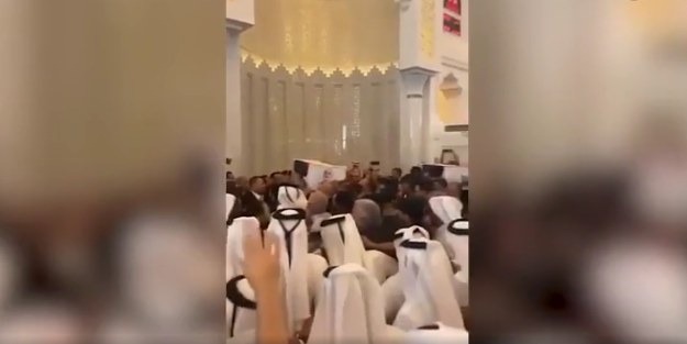 İmam ağlayarak dua etti! Haniye'nin cenazesinde duygulandıran görüntüler