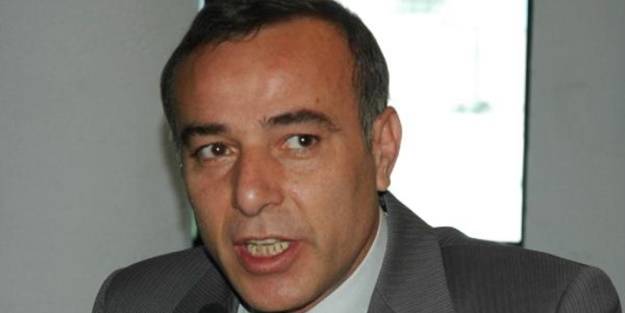 İmam Hatip mezunu olmakla övünüyordu... Yılmaz Özdil'in alkol masasına balıklama atladı