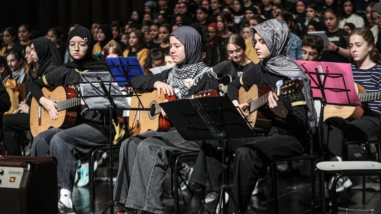 İmam hatip öğrencileri Gazze için 6 dilde konser verdi