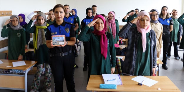 İmam Hatip öğrencilerinden Mehmetçik'e moral mektubu