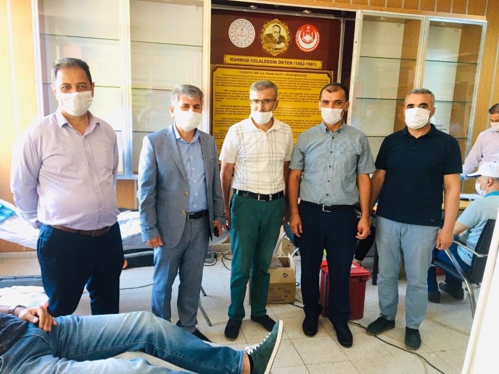 İmam Hatip Okullarında kan bağışı kampanyası sürüyor 