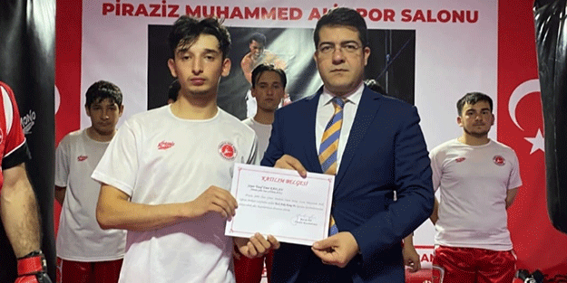 "İmam Hatip’e mi gideceksin? Orada kendini harcarsın" demişlerdi. İlçe birincisi oldu