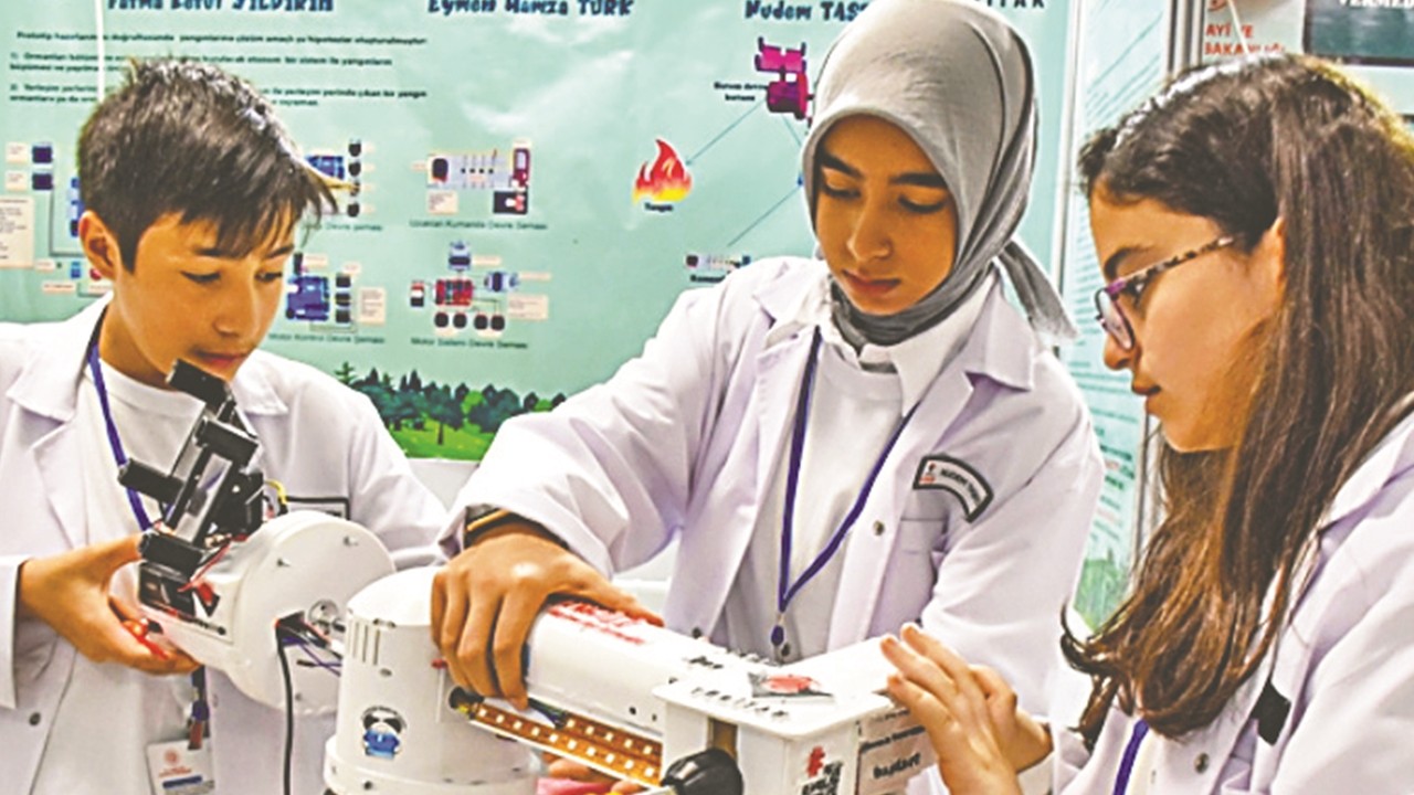 İmam Hatiplere ilgi sekülerleri kudurttu