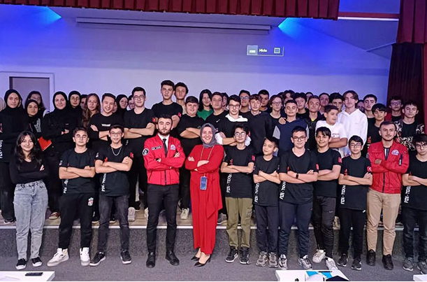 İmam Hatipli Gençlerden Elektrikli Araçlara Müthiş Çözüm