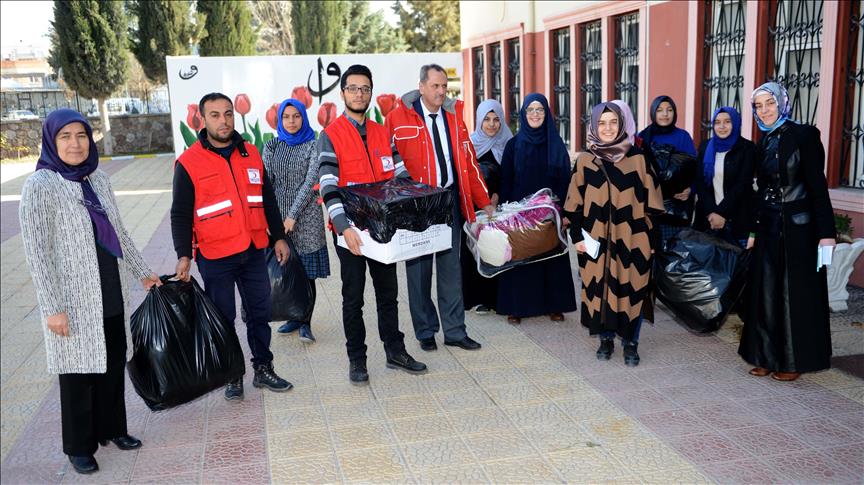 İmam Hatipli öğrenciler çeyizlerini Suriyeliler için sattılar