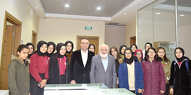 İmam Hatipliler Akit’i ziyaret etti