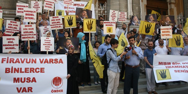 İmam Hatipliler Mursi için tek yürek oldular