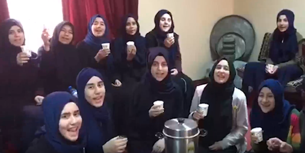 İmam Hatiplilerden Cumhurbaşkanı Erdoğan'a davet: Çay soğutmaya gelmez Reis!