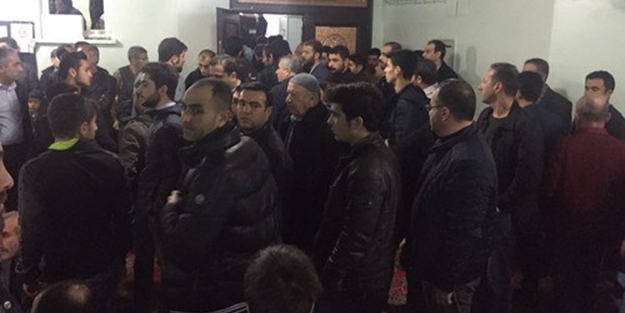 Batman'da İmam şehitler için dua isteyince...