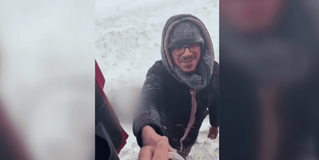 İmamları karalayanları utandıracak görüntü!