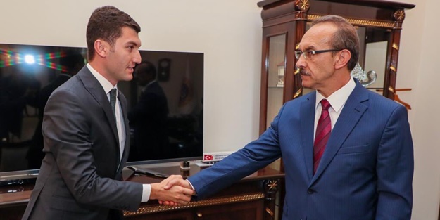İmamoğlu hakaretler yağdırmıştı! CHP'li isimden o valiye ziyaret