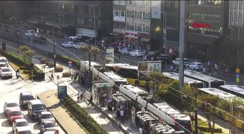 İmamoğlu prodüksiyon sunar! Tramvaya kafa atan otobüs