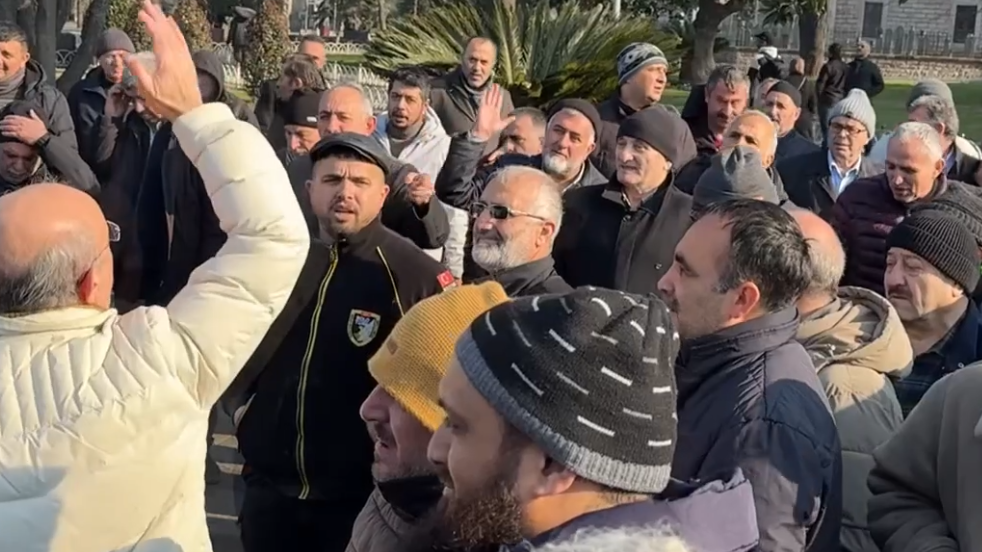 İmamoğlu şoförleri de delirtti! İBB önünde büyük eylem