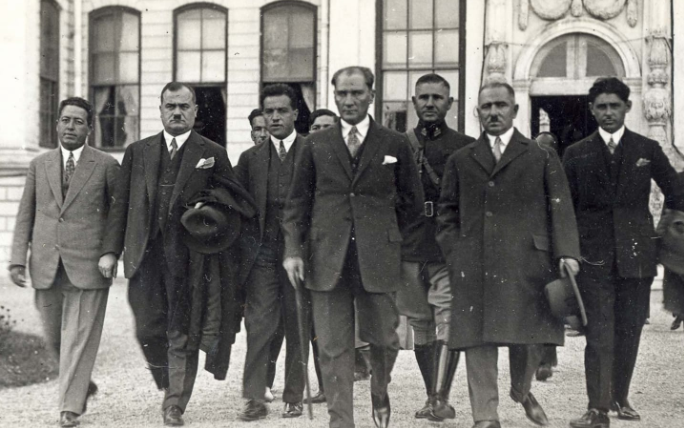 İmamoğlu ve Kavala dosyaları tek parti dönemini hatırlatıyor: Ali Karahasanoğlu CHP’nin 'kapatılan dosyalar' geleneğini yazdı