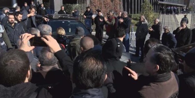 İmamoğlu'na CHP'li belediyede protesto! Yuhalandı