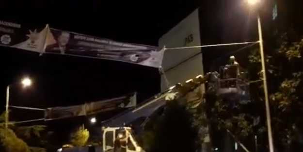 İmamoğlu’ndan gece yarısı operasyonu! İBB zabıtaları Erdoğan pankartlarını söktü