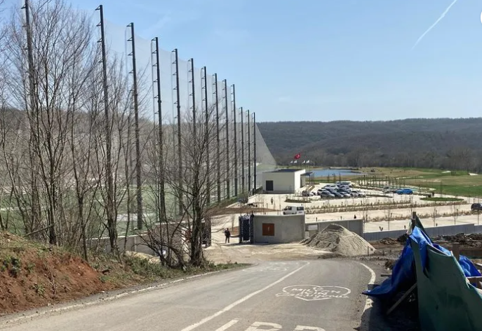 İmamoğlu’ndan ‘KOÇ’ gibi kıyak! Golf sahasına bütçe çok Hastane yoluna yok