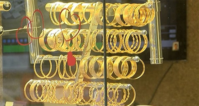 İmitasyon altınları çaldılar