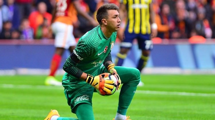 İmparator, Muslera'yı kendine getirdi