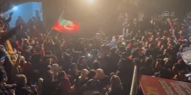 İmran Han'ı gözaltına alacaklardı! Pakistan halkı sokağa indi