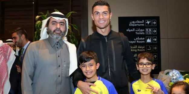 İmza töreninde Ronaldo'dan tarihi gaf! Yok artık daha neler...