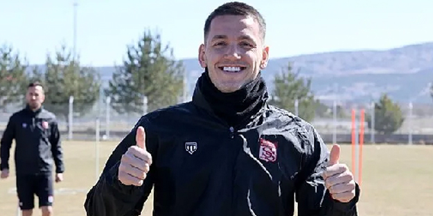 İmzalaması an meselesi: Gözünü Sivasspor'a dikti! Arnavut yıldız geliyor Tüpraş'a...