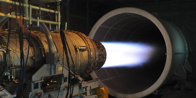 İmzalar atıldı! Türkiye'nin yeni turbojet motoru geliyor