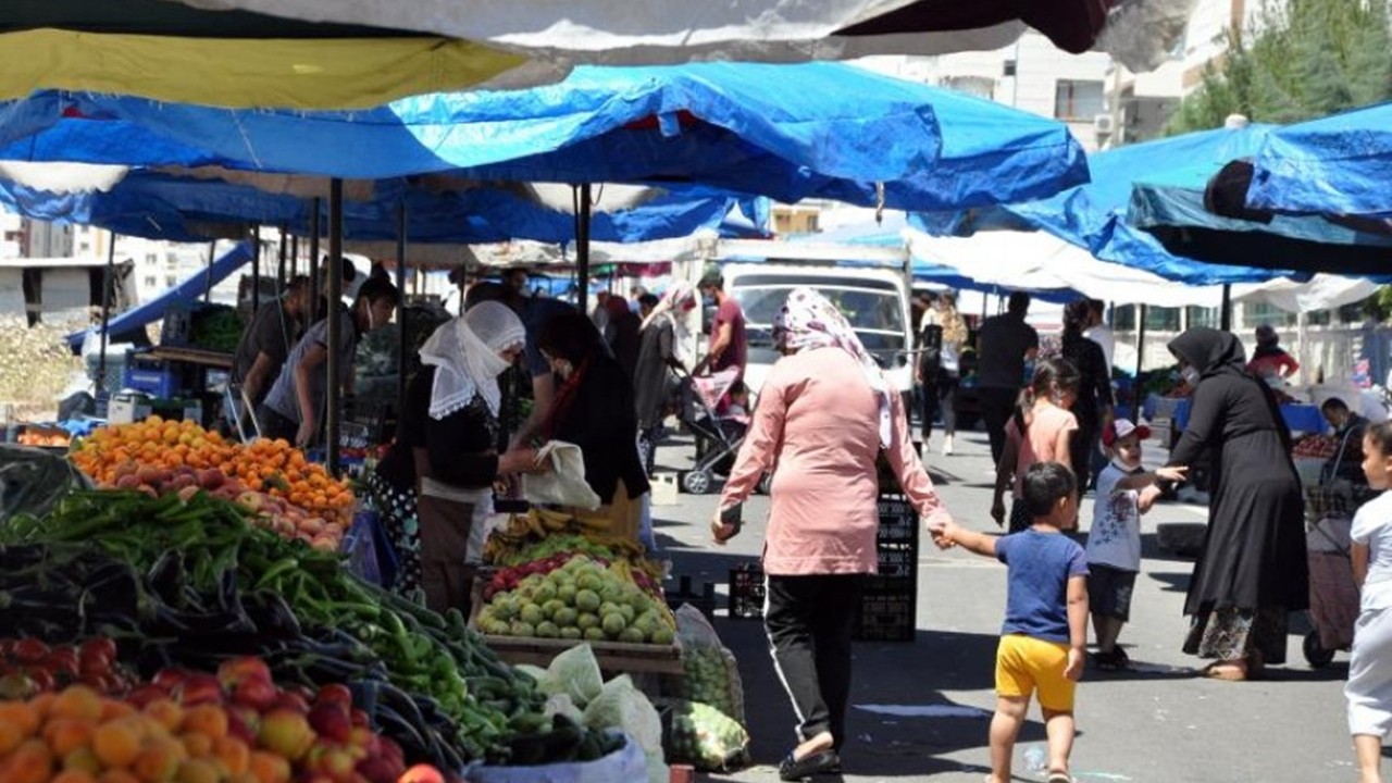 İmzayla ilk pazar kapatıldı: Semt pazarları dert mi? Çare mi?