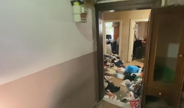 İnanılır gibi değil! Bu evden 5 ton çöp çıktı