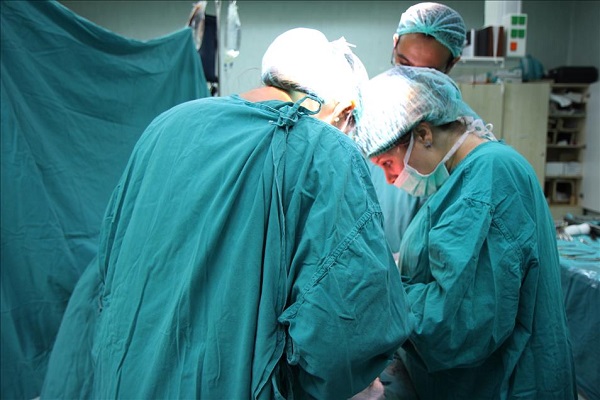 İnanılır gibi değil! Vücudu adeta taş değil kaya üretti!