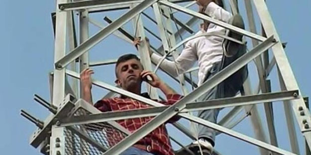 İnanılmaz olay! Her gün demir direkler üzerine çıkıyorlar