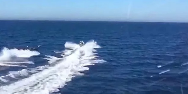 İnanılmaz olay! Uyuşturucu kaçakçıları geri dönüp polisleri kurtardı