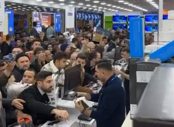 İnanması gerçekten güç! Bakın bu izdiham niye yaşandı