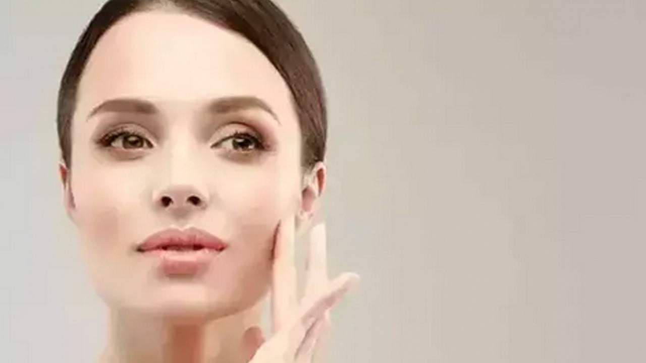 İnce çizgileri milim milim siliyor: Cildi 15 yaş daha gençleştiriyor! Kırışıklık önleyici olarak biliniyor!